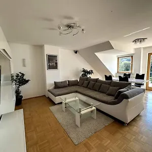  Apartment 2-zimmer-wohnung Mit Balkon & Guter Anbindung In